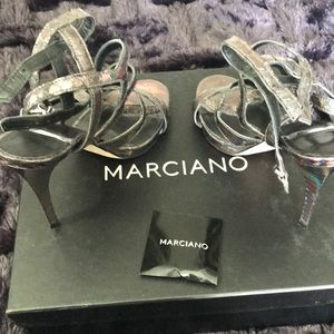 Ladies shoes